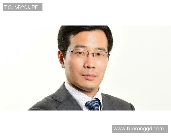 杨敏专访：从青涩球员到篮球传奇的成长之路回顾